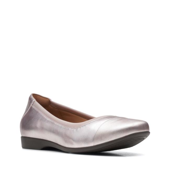 Women's Clarks Un Darcey Cap 2 Flat Shoes Platinum | CLK654DUE